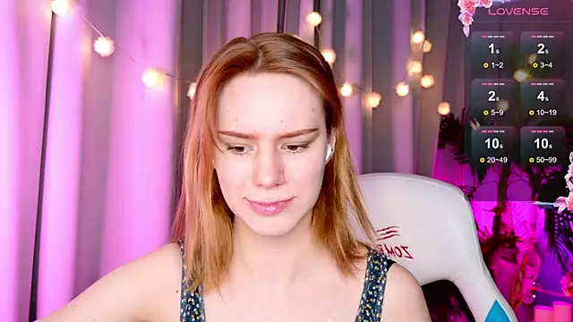 Snapshot of Ramona___ chatting on 01-10-25, 05:37 Ramona online show from 01-10-25, 05:37