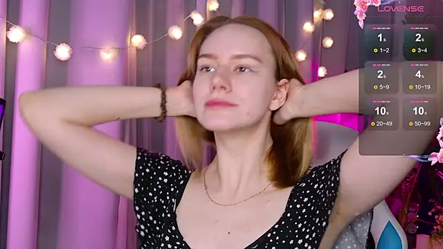 Snapshot of Ramona___ chatting on 01-28-25, 05:54 Ramona online show from 01-28-25, 05:54