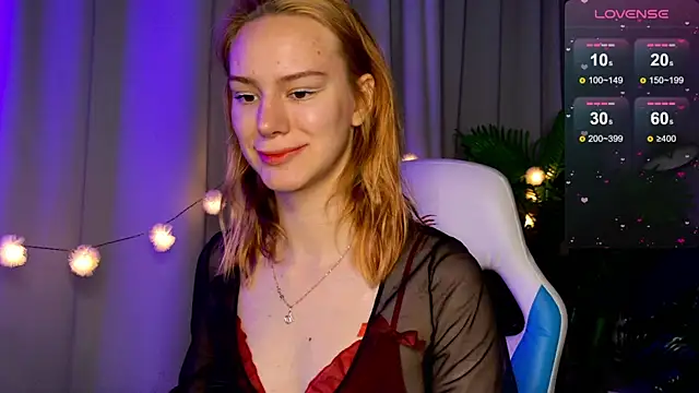 Snapshot of Ramona___ chatting on 09-13-25, 05:51 Ramona online show from 09-13-25, 05:51