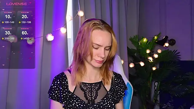 Snapshot of Ramona___ chatting on 09-20-25, 06:14 Ramona online show from 09-20-25, 06:14