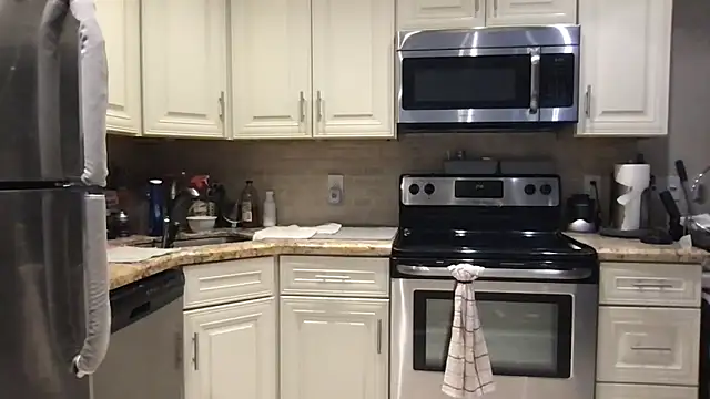 BigGuyMuscle online show from 02-14-26, 06:48