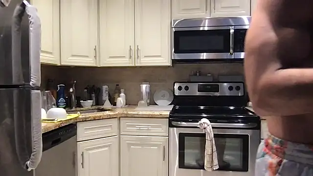 BigGuyMuscle online show from 02-24-26, 07:56