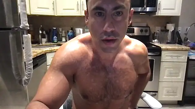 Snapshot of BigGuyMuscle chatting on 06-13-26, 10:46 BigGuyMuscle online show from 06-13-26, 10:46