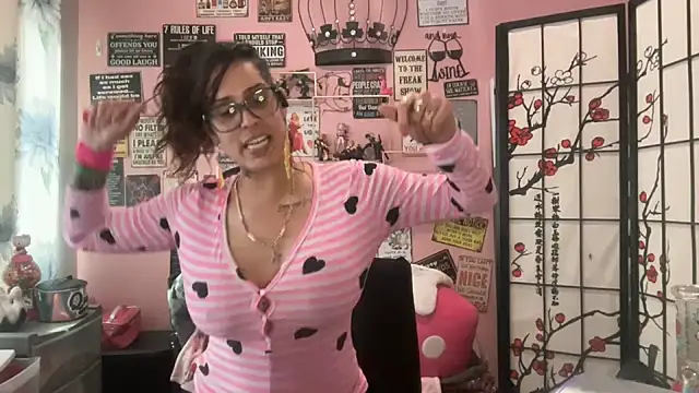 latinacubana online show from 02-14-25, 02:33