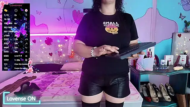 Snapshot of Zaly_mature chatting on 06-24-26, 10:20 Zaly mature online show from 06-24-26, 10:20