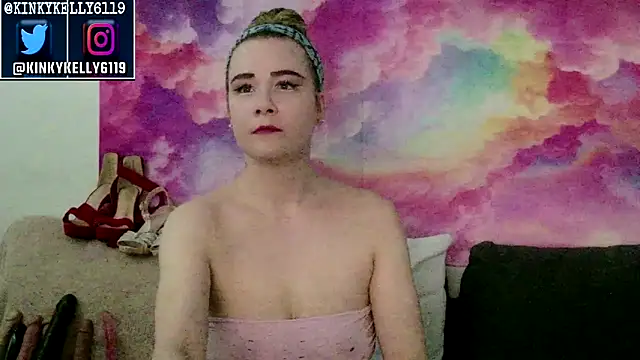 Snapshot of Kellylynn69 chatting on 11-23-25, 02:22 Kellylynn69 online show from 11-23-25, 02:22