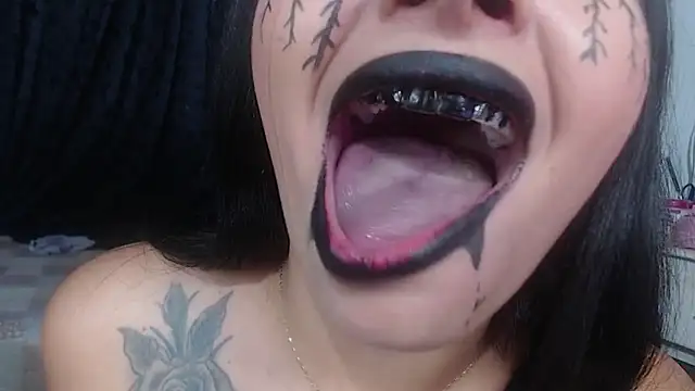 Sharlottee online show from 01-30-25, 04:06