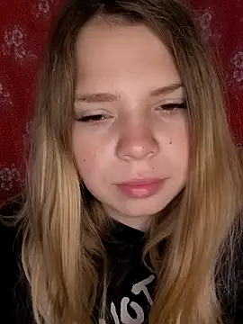 Zuli Kiska online show from 11-19-25, 07:19