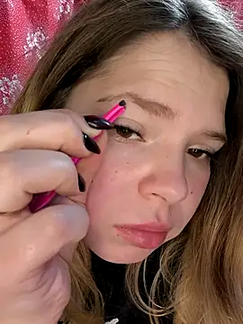 Zuli Kiska online show from 11-21-25, 10:41