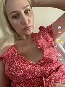 Snapshot of YourBlondee chatting on 07-14-26, 12:24 YourBlondee online show from 07-14-26, 12:24