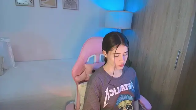 iriswest  online show from 09-25-25, 11:52