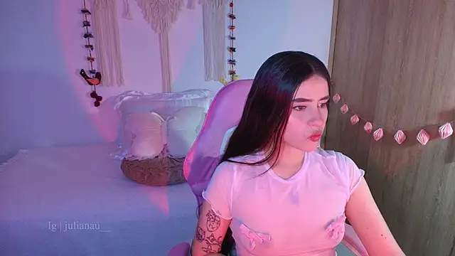 iriswest  online show from 04-06-26, 01:14