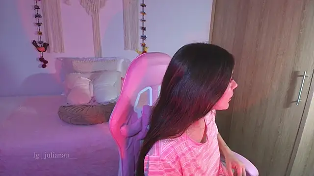 iriswest  online show from 04-14-26, 01:55