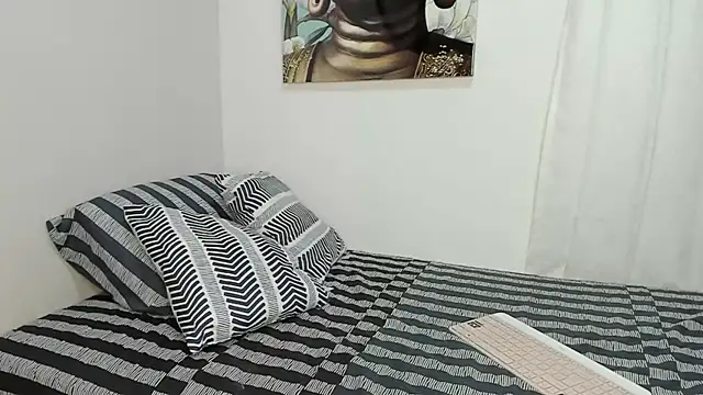 Snapshot of WowAna chatting on 05-18-26, 01:45 WowAna online show from 05-18-26, 01:45