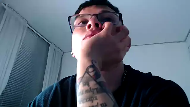 Snapshot of MathewCollin chatting on 02-19-25, 11:25 MathewCollin online show from 02-19-25, 11:25
