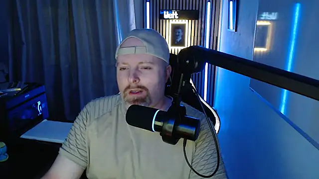 Snapshot of DerPornoPete chatting on 10-30-25, 12:23 DerPornoPete online show from 10-30-25, 12:23