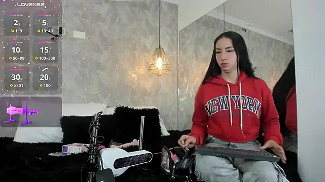 danaythamara1 online show from 10-06-25, 08:50