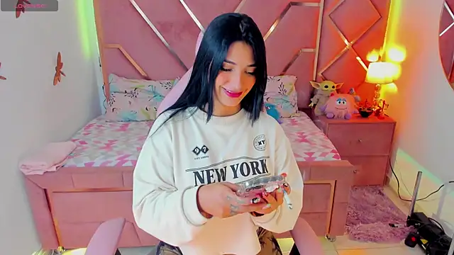 Snapshot of natalia-888 chatting on 03-19-25, 01:10 natalia-888 online show from 03-19-25, 01:10