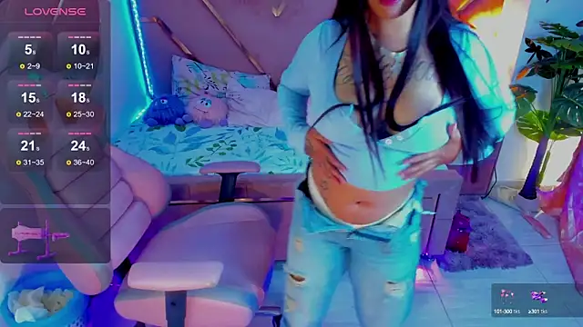 Snapshot of natalia-888 chatting on 09-29-25, 01:22 natalia-888 online show from 09-29-25, 01:22