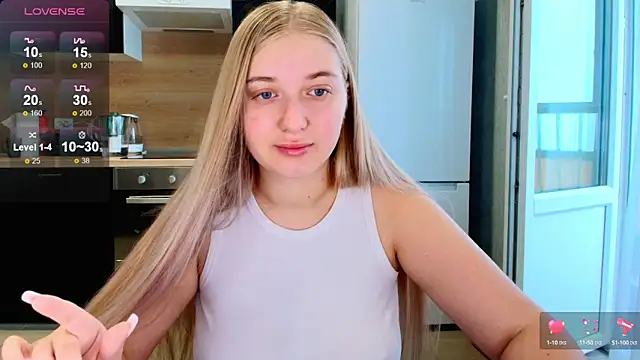 Snapshot of Adr1ana_ chatting on 10-04-25, 06:44 Adr1ana online show from 10-04-25, 06:44