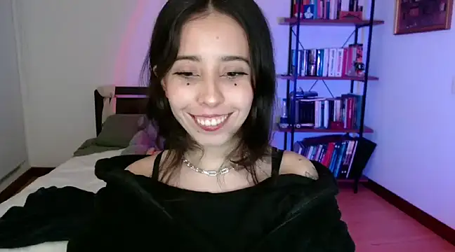 Snapshot of babyluna_8_8 chatting on 12-31-24, 03:34 babyluna 8 8 online show from 12-31-24, 03:34