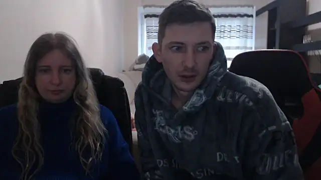 PeterAndJen online show from 03-16-25, 04:23