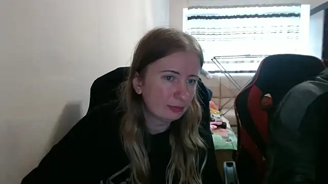 PeterAndJen online show from 10-11-25, 08:24