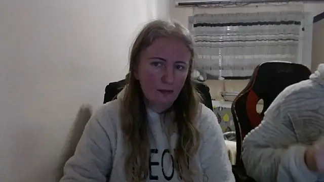 PeterAndJen online show from 02-02-26, 07:34