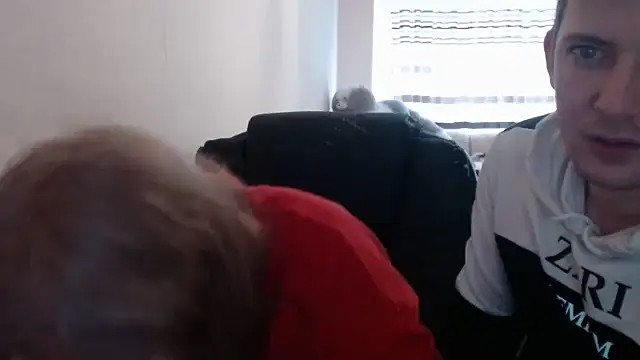 PeterAndJen online show from 04-12-26, 07:57