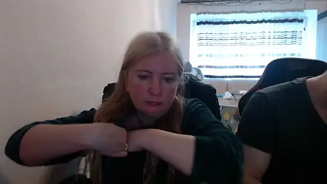PeterAndJen online show from 05-15-26, 07:15