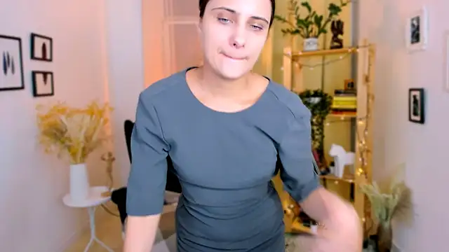 Snapshot of Orfeya chatting on 01-19-25, 04:14 Orfeya online show from 01-19-25, 04:14