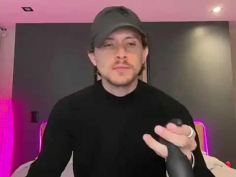 Snapshot of mcklister_kinky_feets chatting on 02-15-26, 12:14 mcklister kinky feets online show from 02-15-26, 12:14