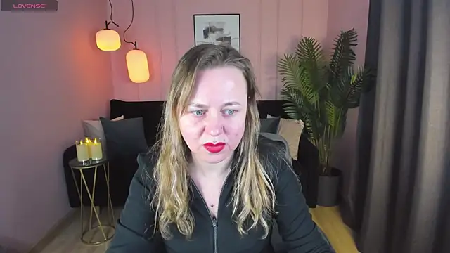 Snapshot of GabrielGold chatting on 02-20-25, 08:47 GabrielGold online show from 02-20-25, 08:47