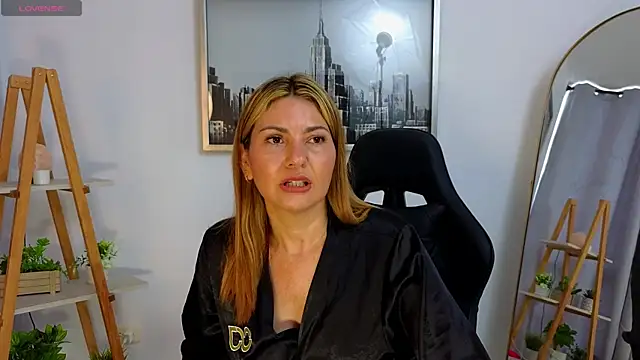 bella  adams online show from 10-20-25, 03:01