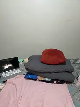 MileyGia online show from 03-29-26, 06:30