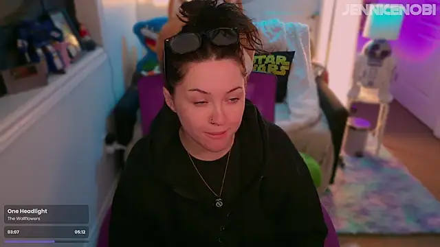 JennKenobi online show from 09-17-25, 02:52