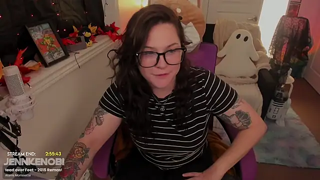 JennKenobi online show from 10-07-25, 04:26