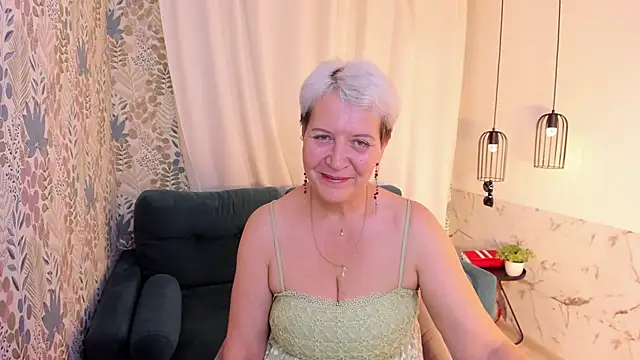 Snapshot of KathySunn chatting on 05-19-26, 01:28 KathySunn online show from 05-19-26, 01:28