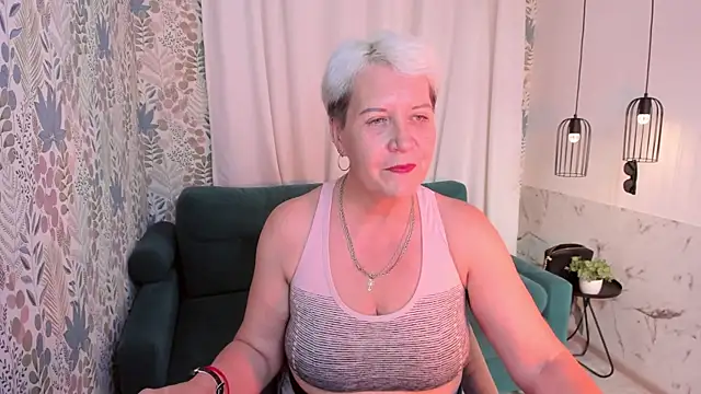 Snapshot of KathySunn chatting on 06-14-26, 02:52 KathySunn online show from 06-14-26, 02:52