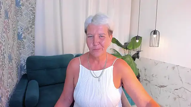 Snapshot of KathySunn chatting on 07-17-26, 02:13 KathySunn online show from 07-17-26, 02:13