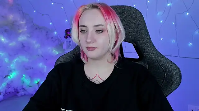 AsheLucker online show from 02-24-25, 09:00