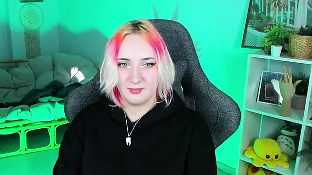 AsheLucker online show from 03-10-25, 05:54