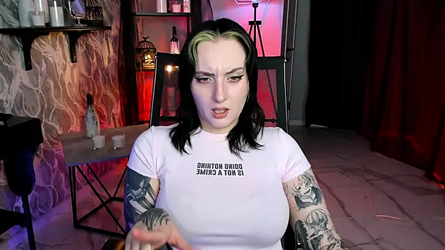 AsheLucker online show from 10-19-25, 10:32