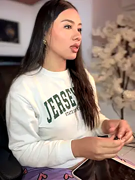 Snapshot of Ambar_pe_ chatting on 10-26-25, 06:58 Ambar pe online show from 10-26-25, 06:58