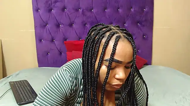 Snapshot of EBONYBUSTYY chatting on 06-26-26, 06:01 EBONYBUSTYY online show from 06-26-26, 06:01