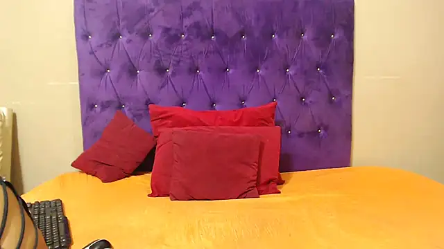 Snapshot of EBONYBUSTYY chatting on 07-23-26, 06:28 EBONYBUSTYY online show from 07-23-26, 06:28