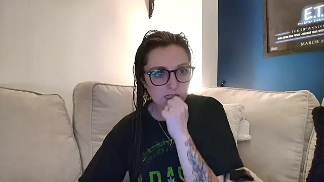 short sweetpea online show from 11-04-25, 06:40