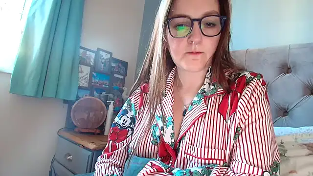 short sweetpea online show from 11-30-25, 09:35