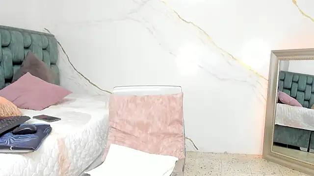 Snapshot of IsiisLovei chatting on 09-09-25, 02:27 IsiisLovei online show from 09-09-25, 02:27