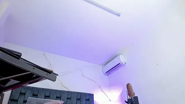 Snapshot of IsiisLovei chatting on 11-17-25, 02:45 IsiisLovei online show from 11-17-25, 02:45